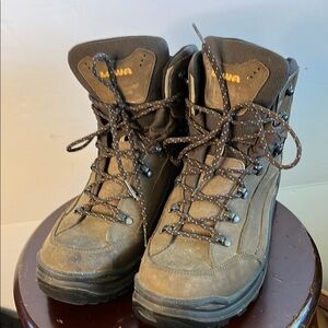 Lowa Brown Hiking Boots